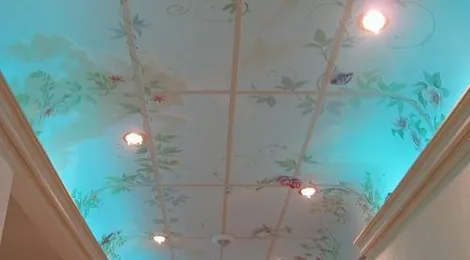 Светодиодная подсветка декоративных элементов потолка в квартире